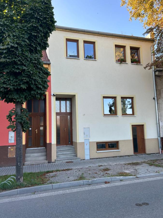 Stromoradni 17 Apartment Břeclav Exterior foto